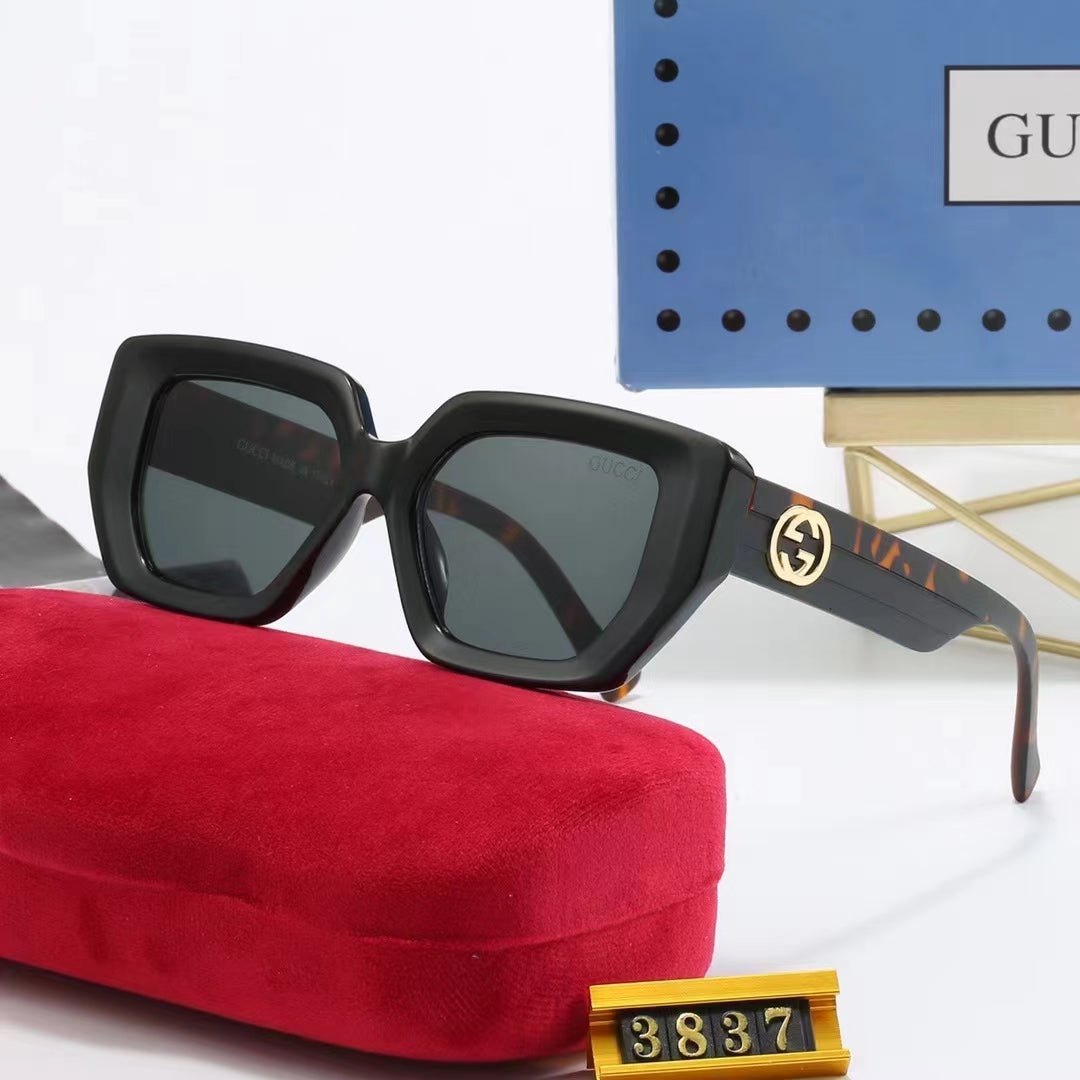 2024 New fashion glasses for men and women 3837