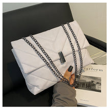 2024New style simple and fashionable diamond shoulder small square bag